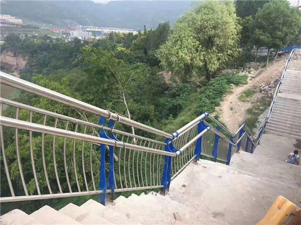 青岛不锈钢桥梁栏杆