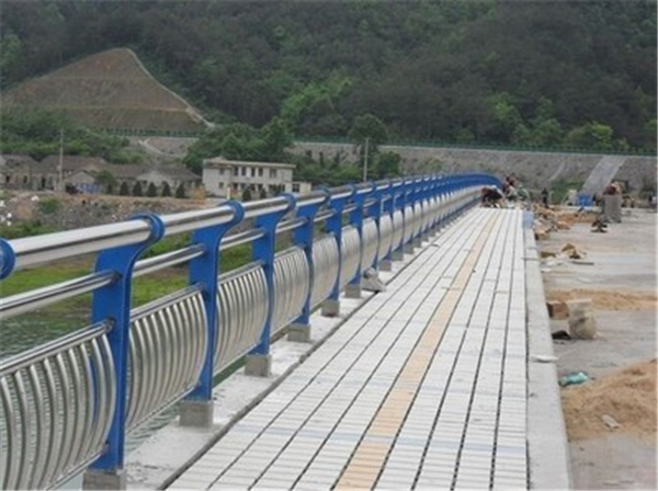 青岛304不锈钢桥梁护栏