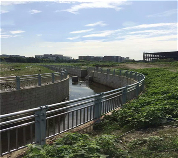 青岛不锈钢复合管河道景观护栏